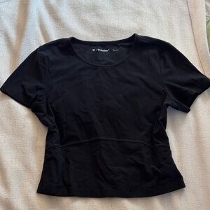 Aritzia TnAction Crop Top